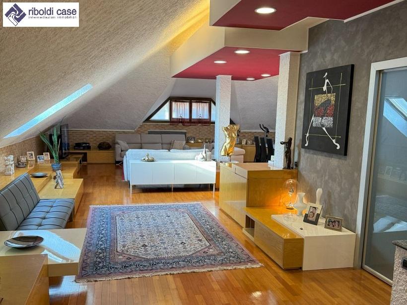 casa indipendente in vendita a Desio