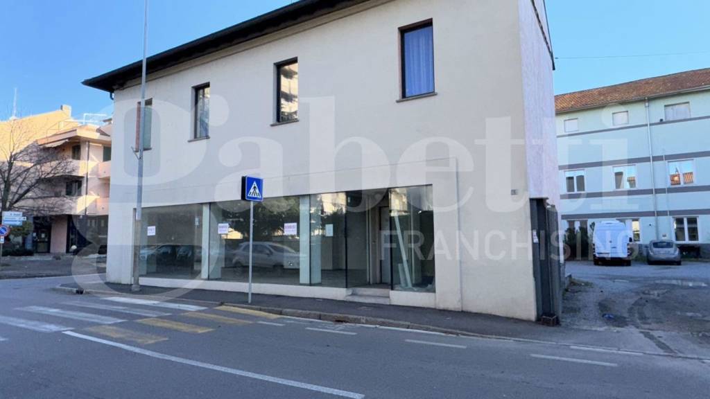 negozio in vendita a Desio