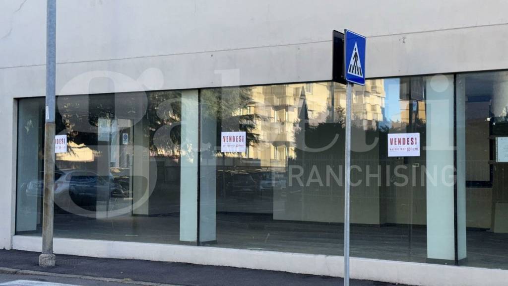 negozio in vendita a Desio