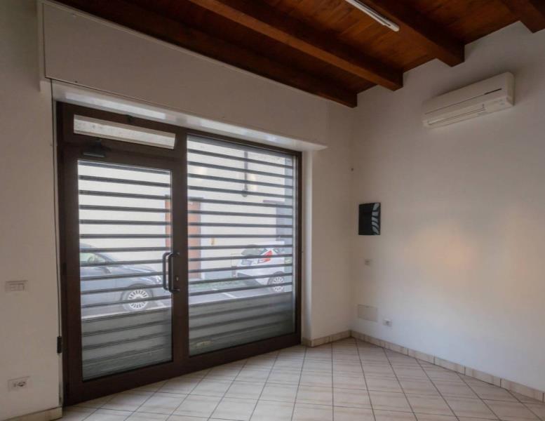 negozio in vendita a Desio
