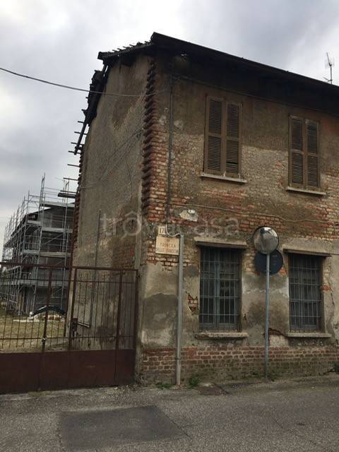 casa indipendente in vendita a Desio