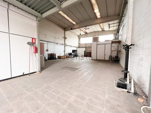 ufficio in vendita a Desio