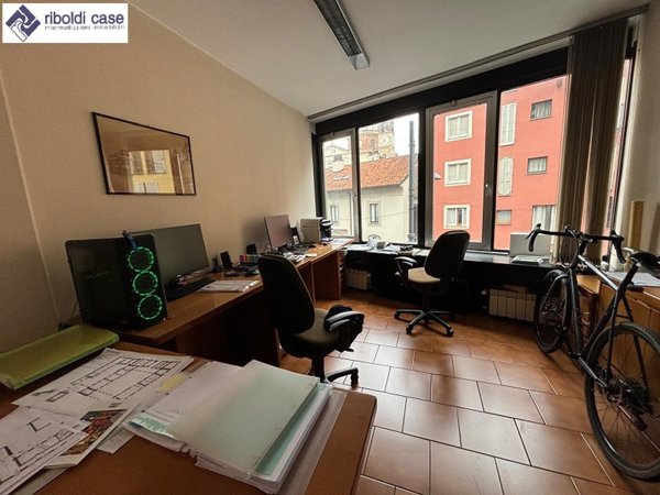 ufficio in vendita a Desio