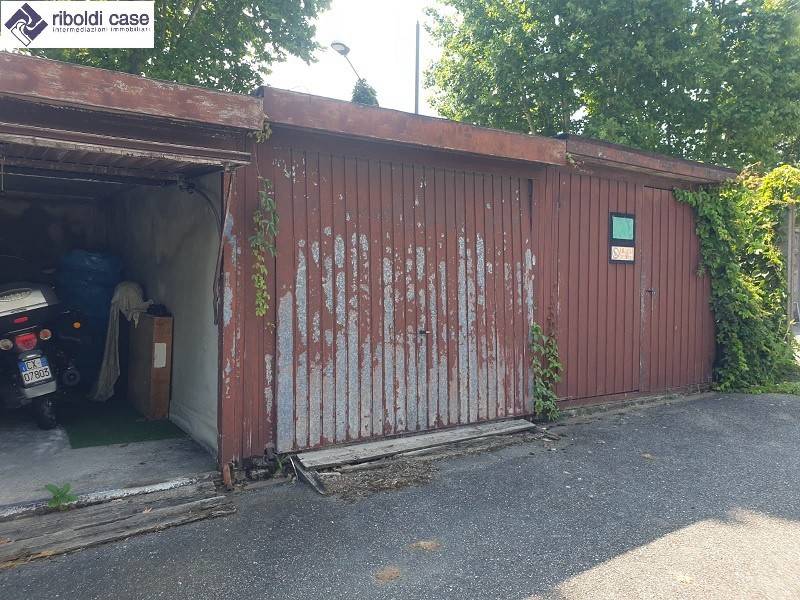 locale commerciale in vendita a Desio