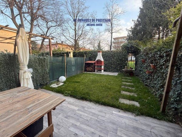 casa indipendente in vendita a Desio