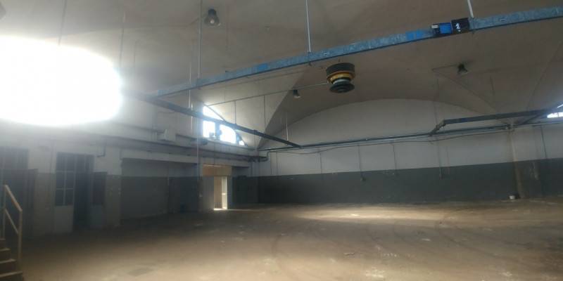 locale di sgombero in vendita a Desio