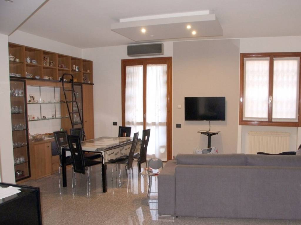 appartamento in vendita a Desio