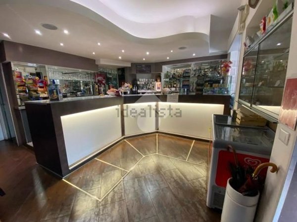 locale commerciale in vendita a Desio