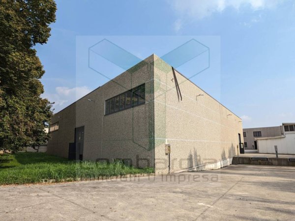 locale commerciale in vendita a Desio
