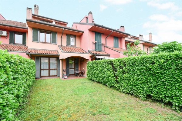 casa indipendente in vendita a Desio