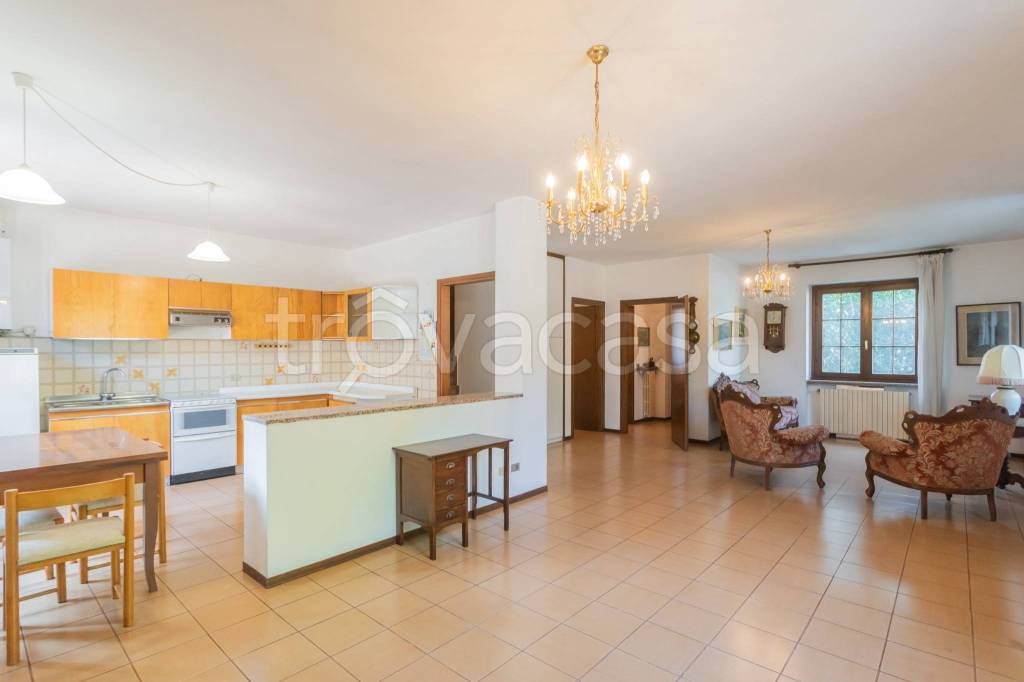 casa indipendente in vendita a Desio