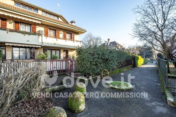 casa indipendente in vendita a Desio