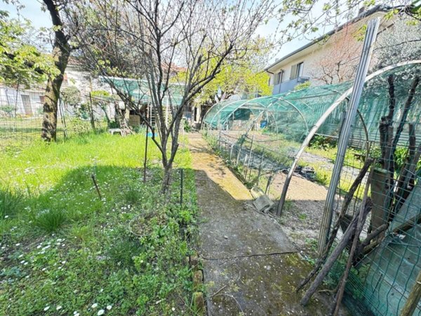casa indipendente in vendita a Desio
