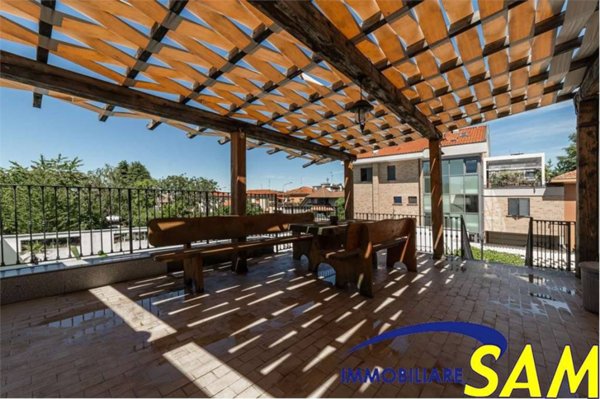 casa indipendente in vendita a Desio