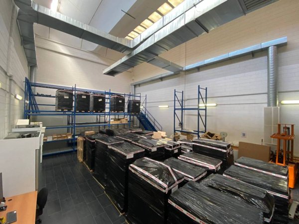 locale commerciale in vendita a Desio