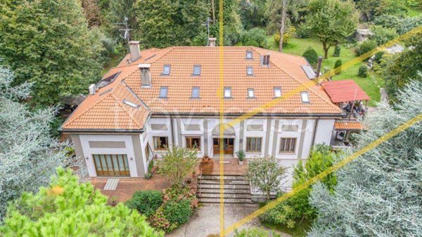 casa indipendente in vendita a Desio