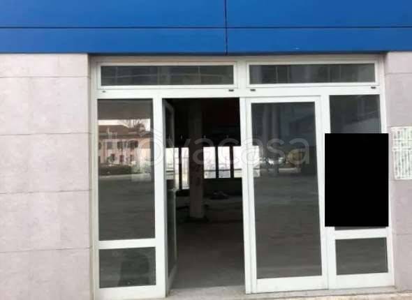 negozio in vendita a Desio