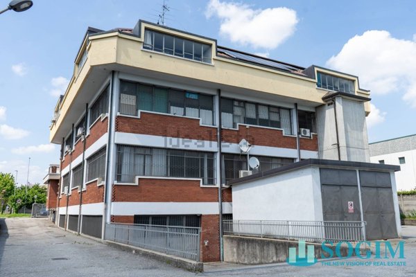 capannone in vendita a Desio