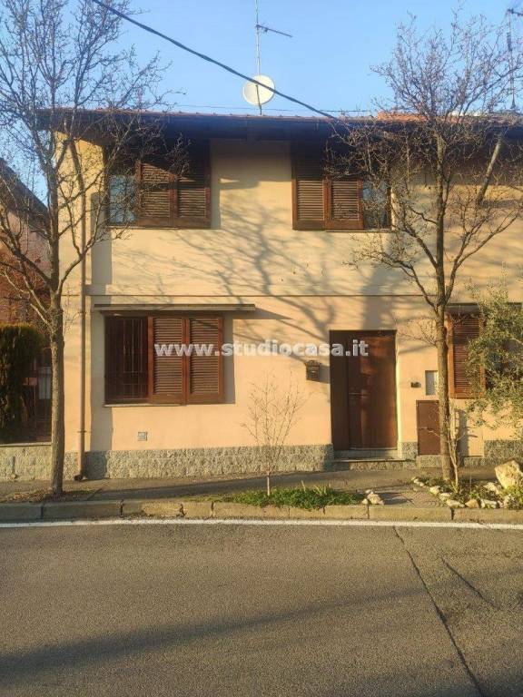 casa indipendente in vendita a Desio