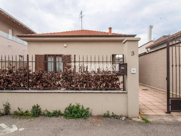 casa indipendente in vendita a Desio