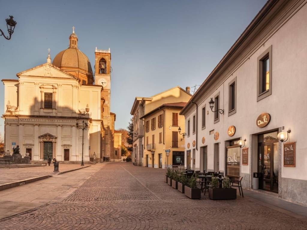 negozio in vendita a Desio