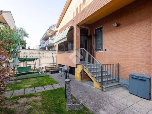 casa indipendente in vendita a Desio