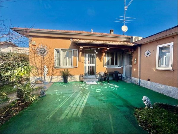 casa indipendente in vendita a Desio