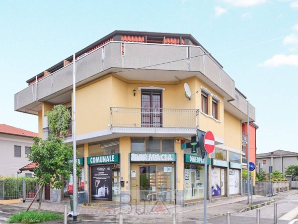 casa indipendente in vendita a Desio
