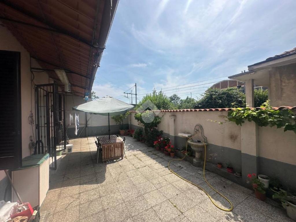 casa indipendente in vendita a Desio