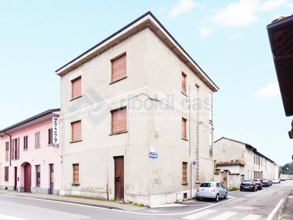 casa indipendente in vendita a Desio