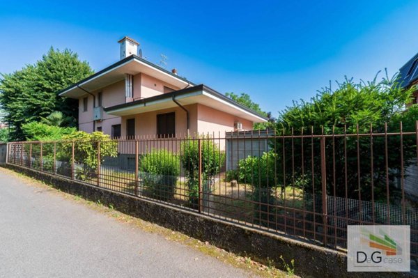 casa indipendente in vendita a Desio