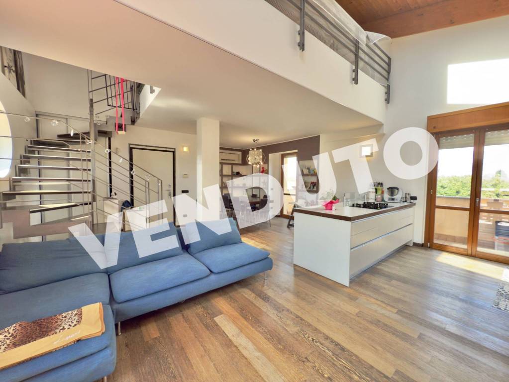 appartamento in vendita a Desio
