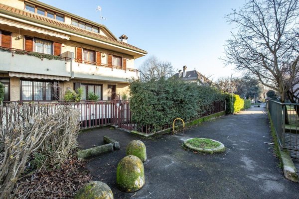 casa indipendente in vendita a Desio