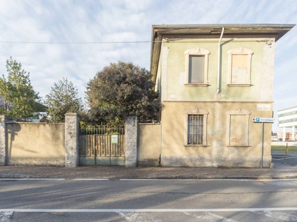 casa indipendente in vendita a Desio