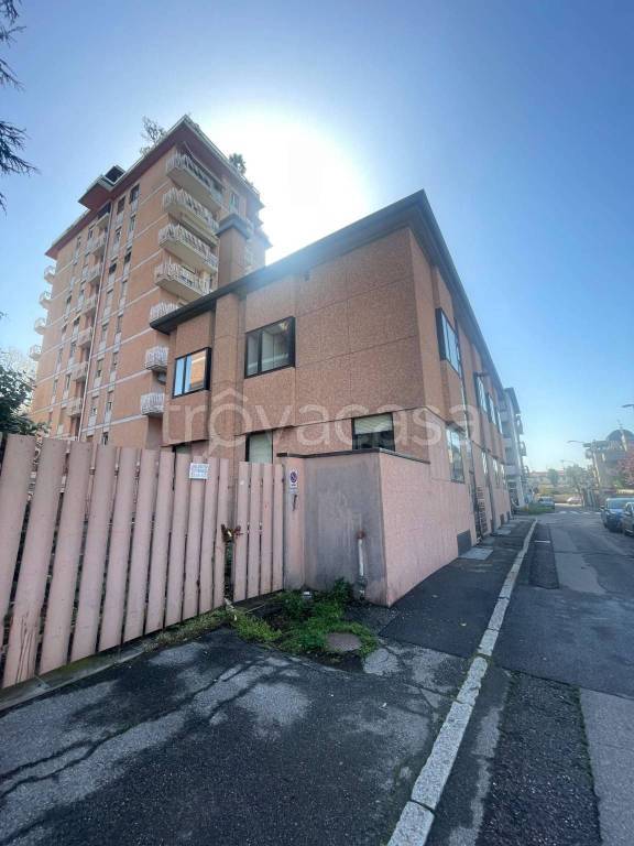 ufficio in vendita a Desio