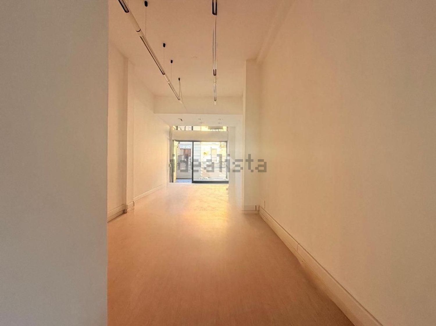 locale commerciale in vendita a Desio