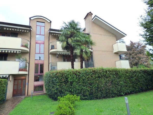 appartamento in vendita a Desio
