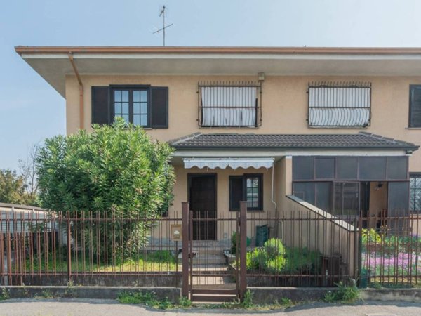 casa indipendente in vendita a Desio