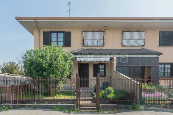 casa indipendente in vendita a Desio