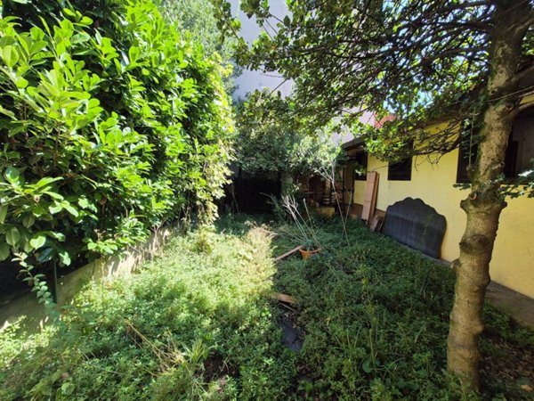 casa indipendente in vendita a Desio