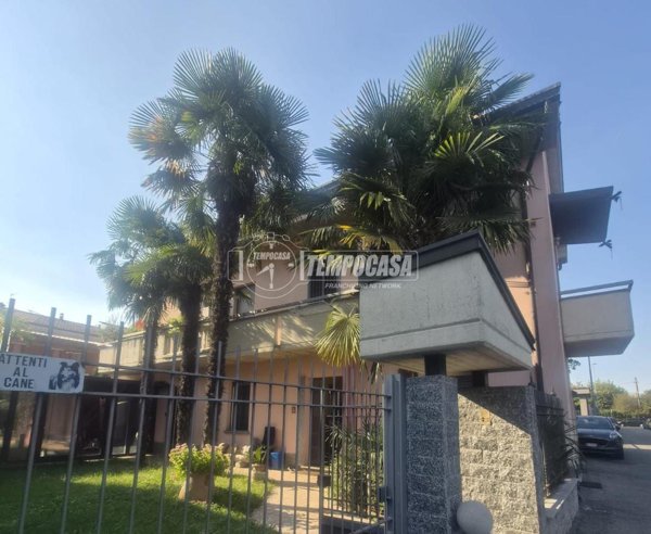 casa indipendente in vendita a Desio
