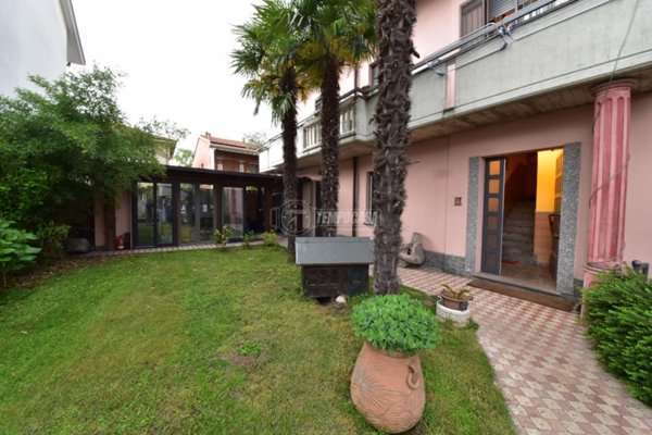 casa indipendente in vendita a Desio