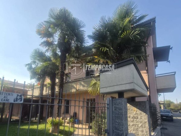 casa indipendente in vendita a Desio