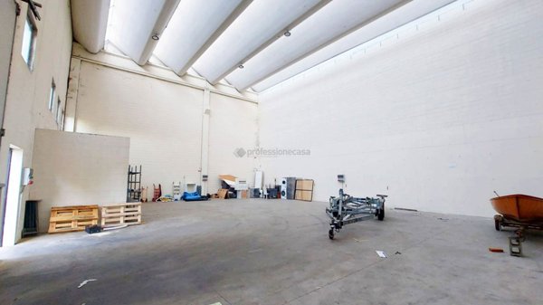 ufficio in vendita a Desio