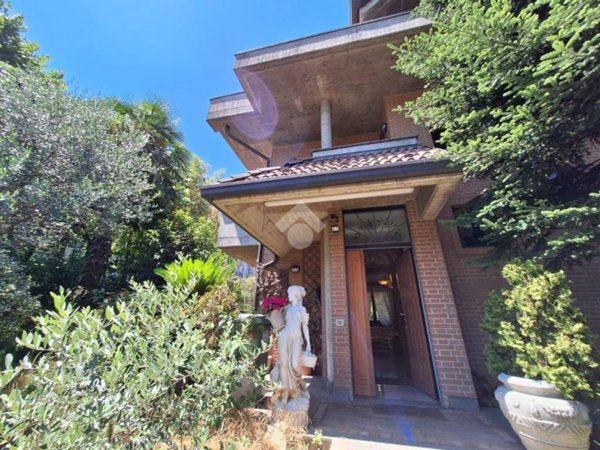 casa indipendente in vendita a Desio