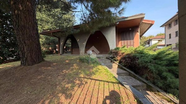casa indipendente in vendita a Desio