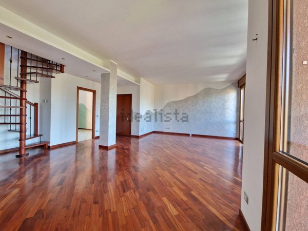 appartamento in vendita a Desio