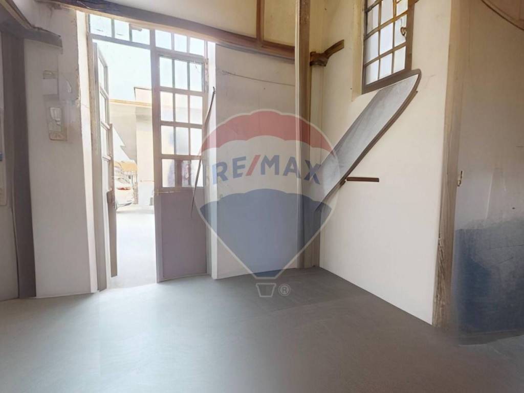 locale commerciale in vendita a Desio