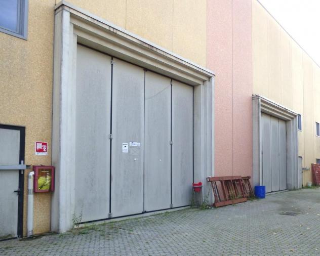 locale commerciale in vendita a Desio