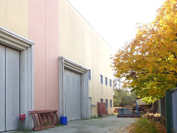 locale commerciale in vendita a Desio